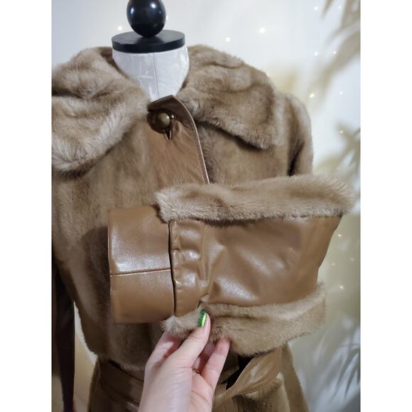 Vtg Tissavel France Faux Fur Belted Leather Coat and Gloves Womens Size 6 Tan - Picture 8 of 15